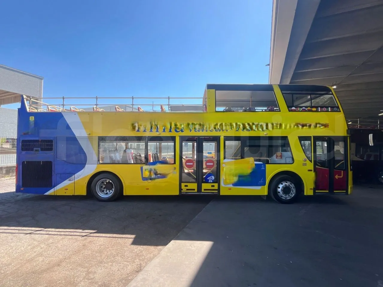 Ankai HFF6110GS1 ANKAI - Euro5 - 209kW - 11.400mt - right side doors closed