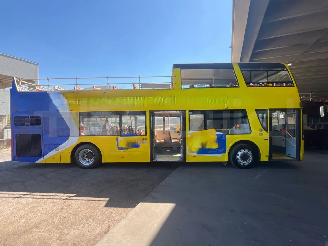 Ankai HFF6110GS1 ANKAI - Euro5 - 209kW - 11.400mt - right side doors open