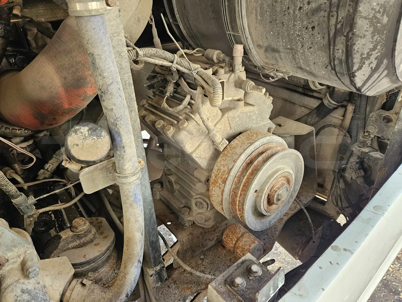 Irisbus Arway SFR160 -7A -  Euro4 - 243kW - 12.756mt - air conditioning compressor