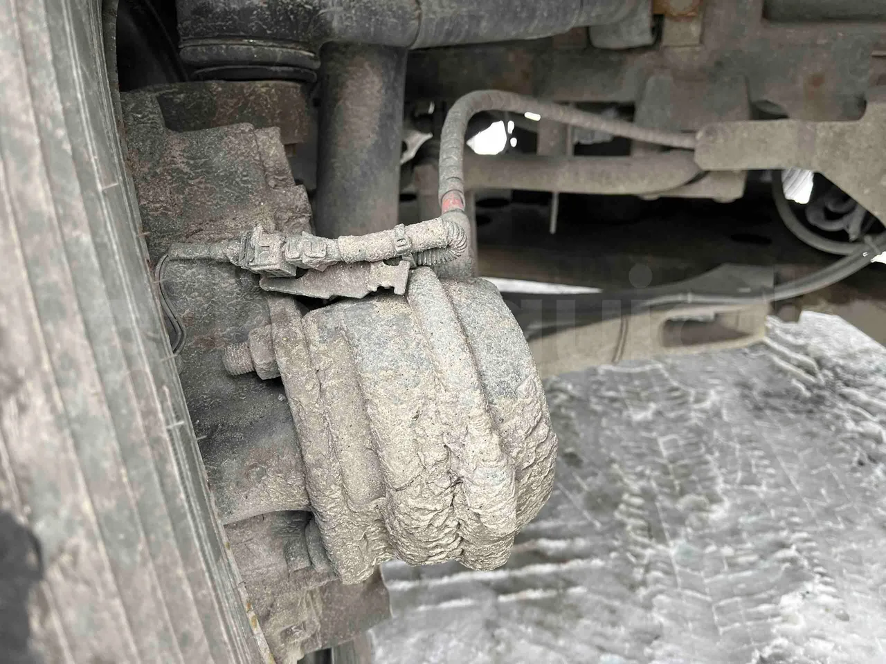 Irisbus Arway SFR160 -7A -  Euro4 - 243kW - 12.756mt - front brake calipers right