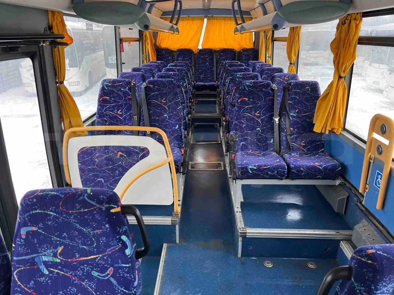 Irisbus Arway SFR160 -7A -  Euro4 - 243kW - 12.756mt - reverse view middle aisle