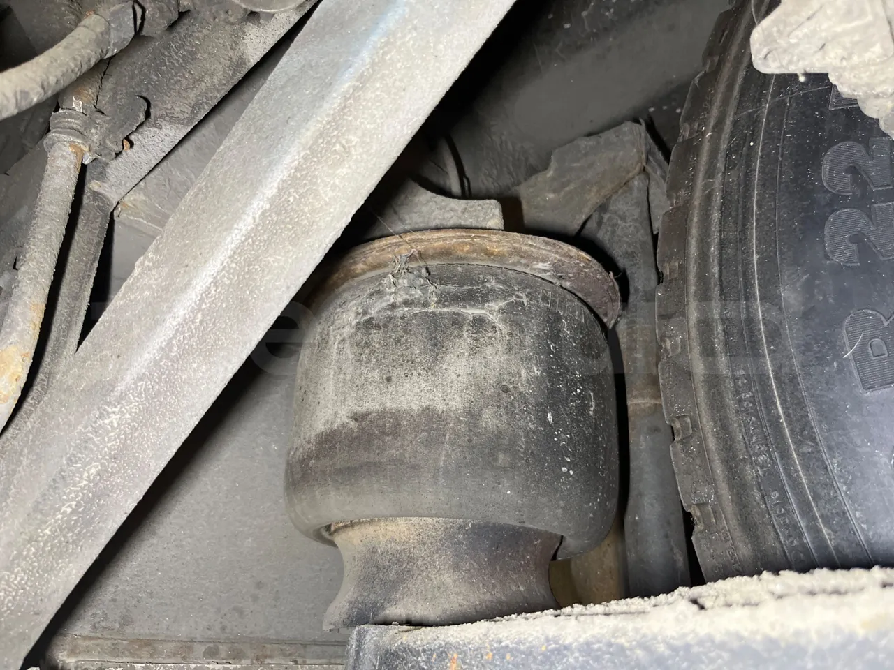 Iveco Crossway SFR160/ Euro 5 - 280 Kw - 10,655 Mt - axel 2 air springs 2 left