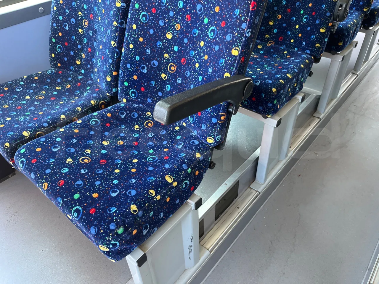 Iveco Crossway SFR160/ Euro 5 - 280 Kw - 10,655 Mt - armrest detail photo