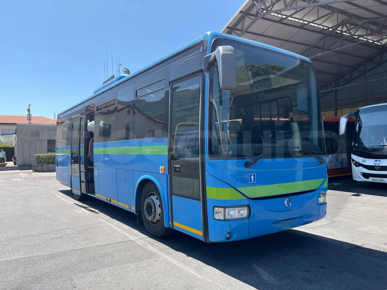 Iveco Crossway SFR160/ Euro 5 - 280 Kw - 10,655 Mt - Base cover photo