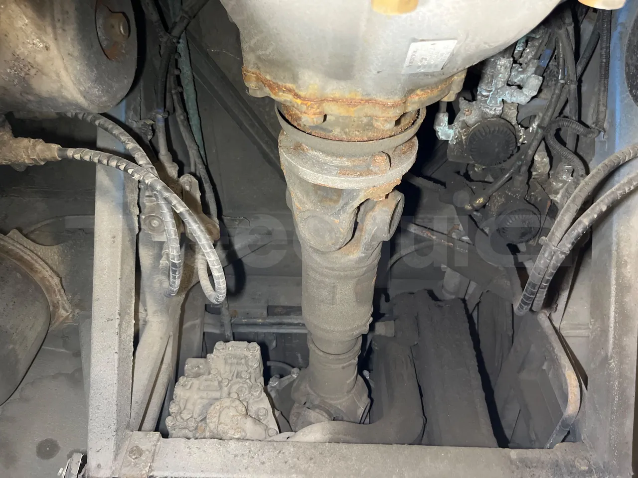 Iveco Crossway SFR160/ Euro 5 - 280 Kw - 10,655 Mt - driveshaft photo