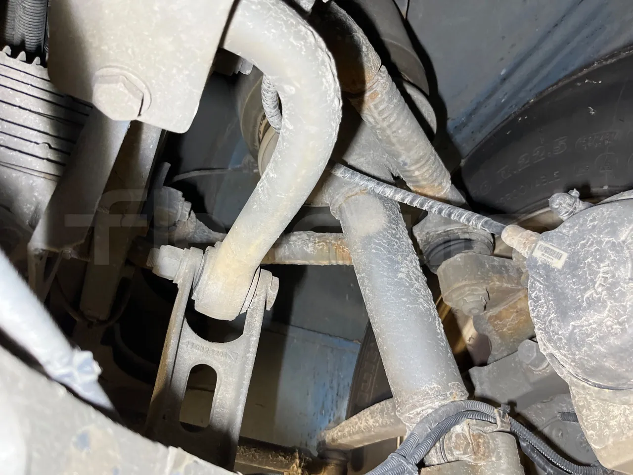 Iveco Crossway SFR160/ Euro 5 - 280 Kw - 10,655 Mt - front shock absorbers left