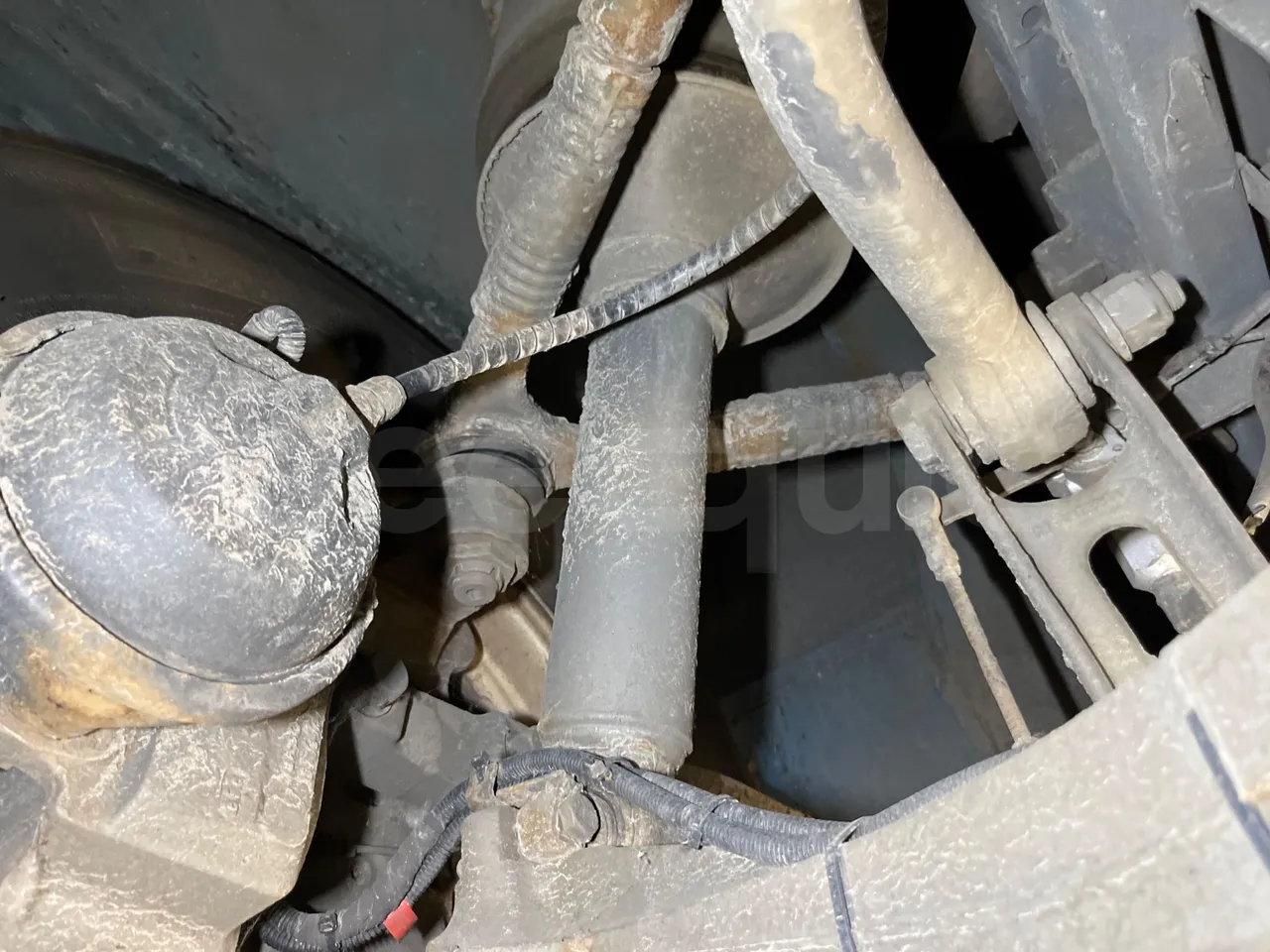 Iveco Crossway SFR160/ Euro 5 - 280 Kw - 10,655 Mt - front shock absorbers right