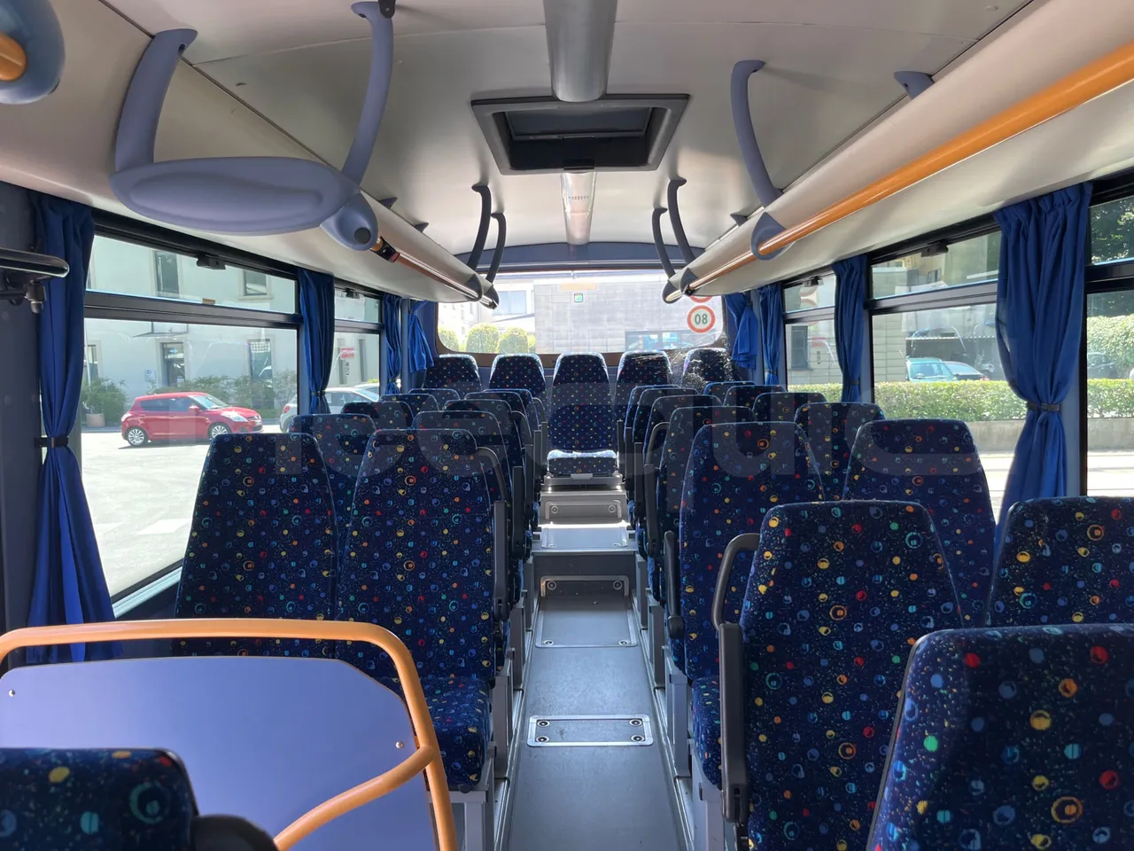 Iveco Crossway SFR160/ Euro 5 - 280 Kw - 10,655 Mt - reverse view middle aisle