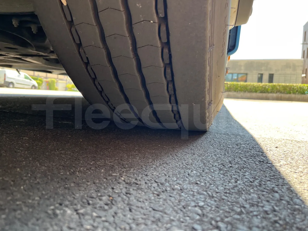 Iveco Crossway SFR160/ Euro 5 - 280 Kw - 10,655 Mt - tread condition front tires left