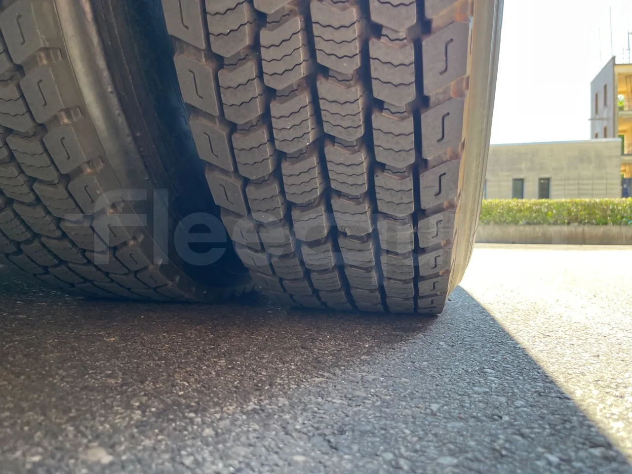 Iveco Crossway SFR160/ Euro 5 - 280 Kw - 10,655 Mt - tread condition second axle tires left