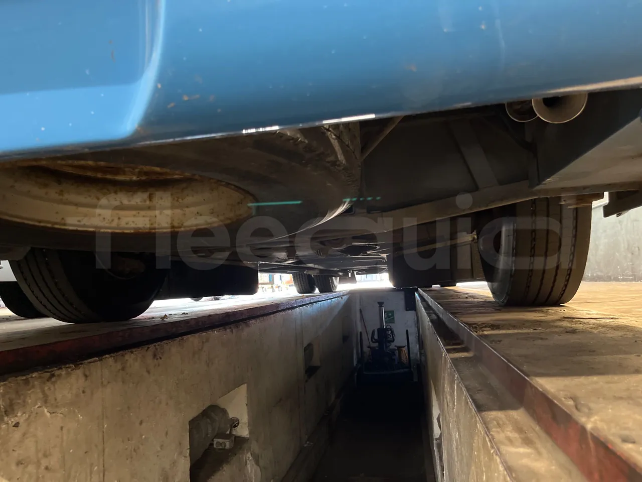 Iveco Crossway SFR160/ Euro 5 - 280 Kw - 10,655 Mt - front undercarriage from front