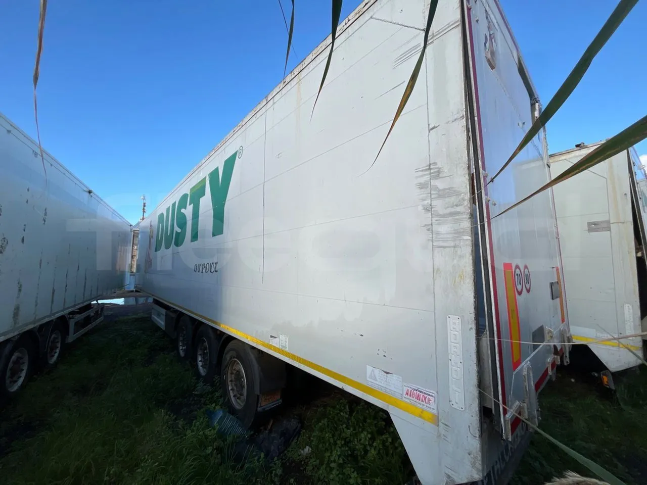 ADAMOLI CAR S37PKN14 - 3/4 right rear doors closed