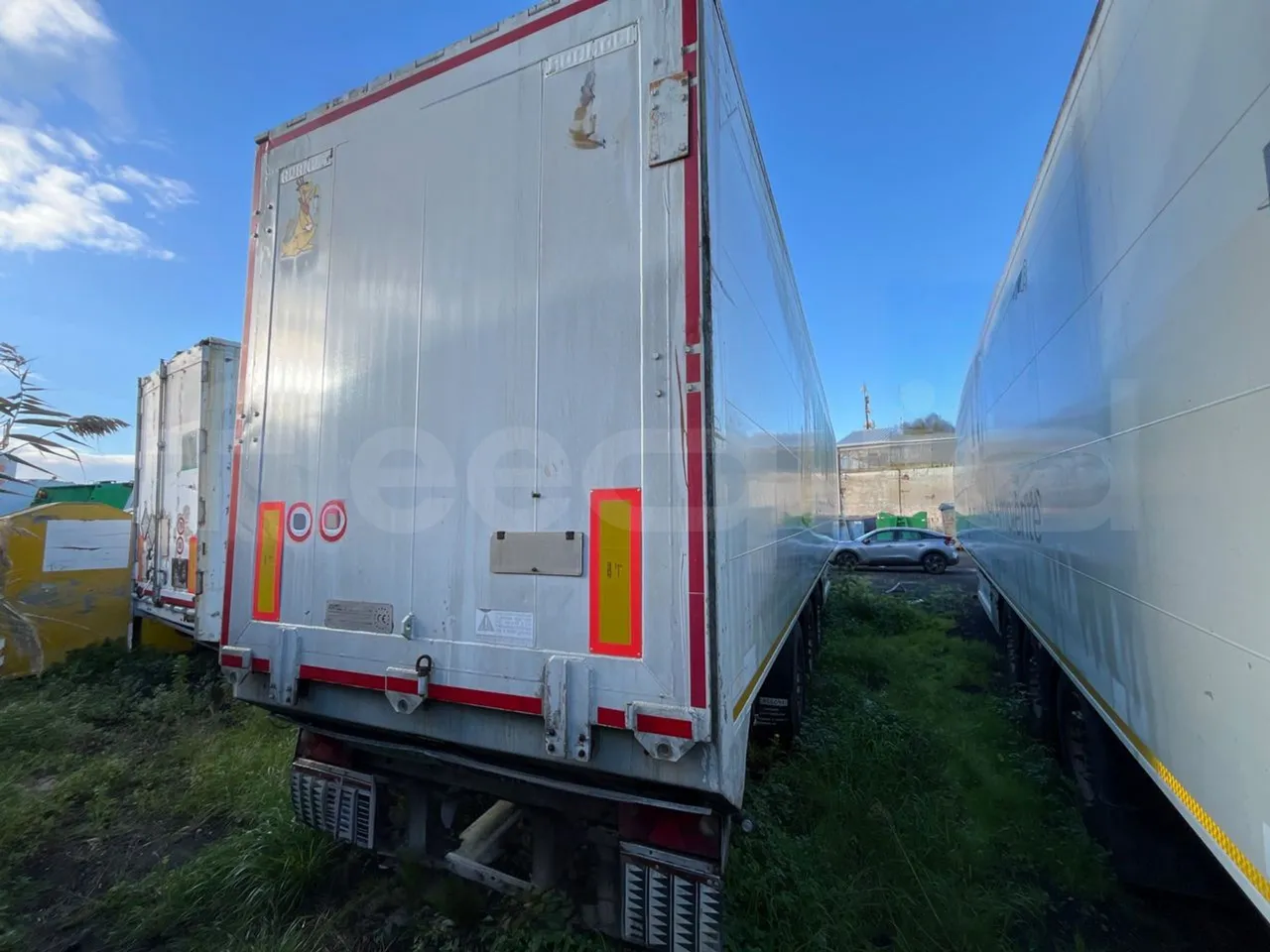 ADAMOLI CAR S37PKN14 - rear hatch closed