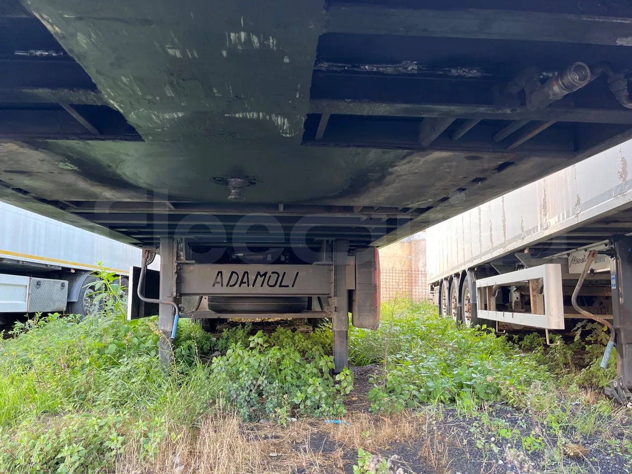 ADAMOLI CAR S37PKN14 - central undercarriage photo