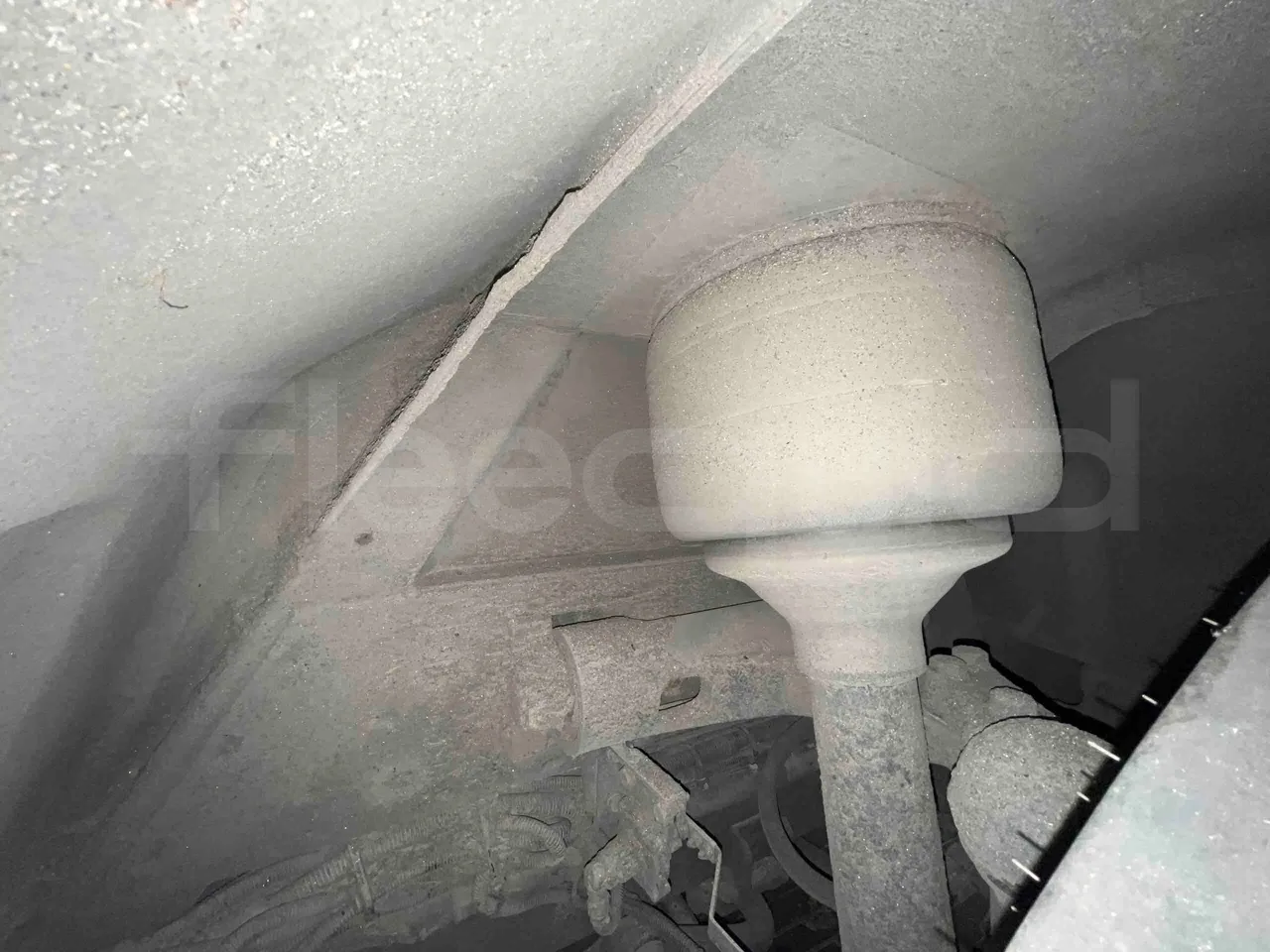 Iveco Citelis - front shock absorbers right