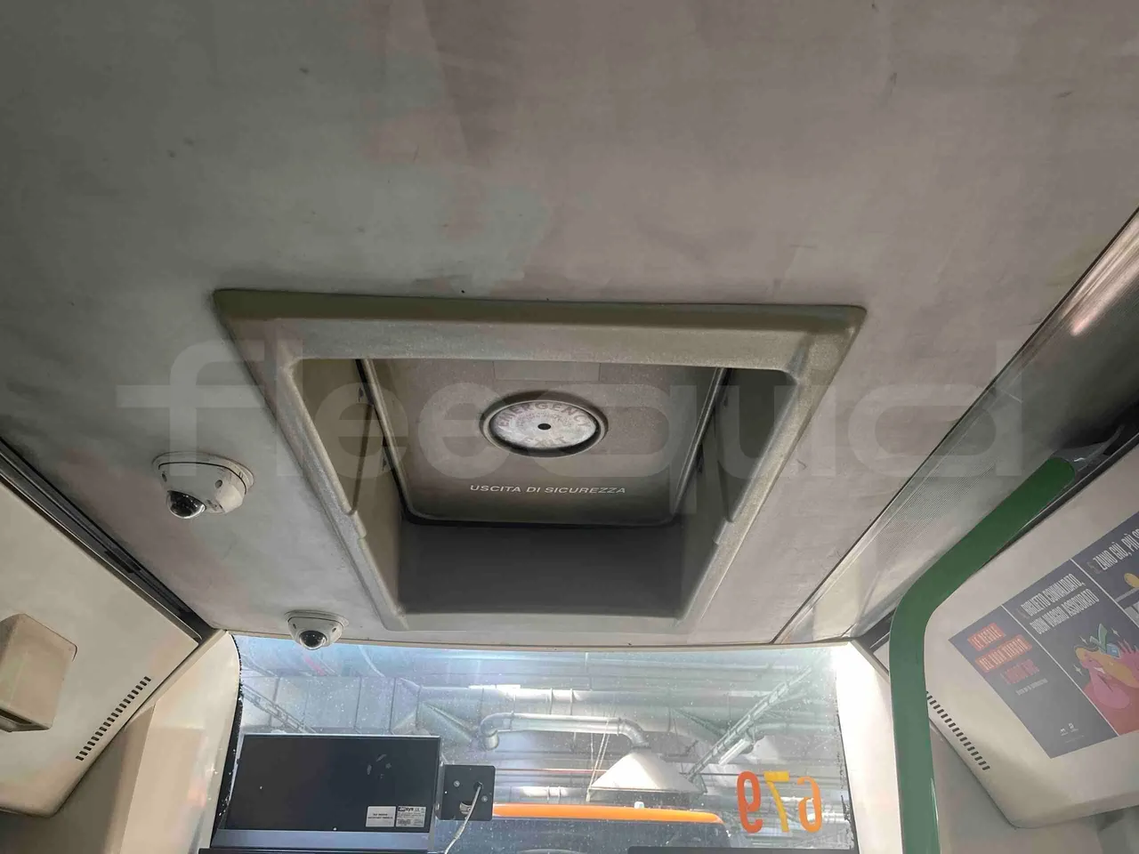 Iveco Citelis - roof hatch 1