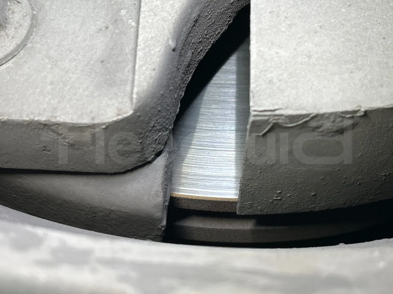 Iveco Magelys SFR2XX QC E8CU - EURO 6 - 294 Kw - 12.830 mt - axle 2 discs left