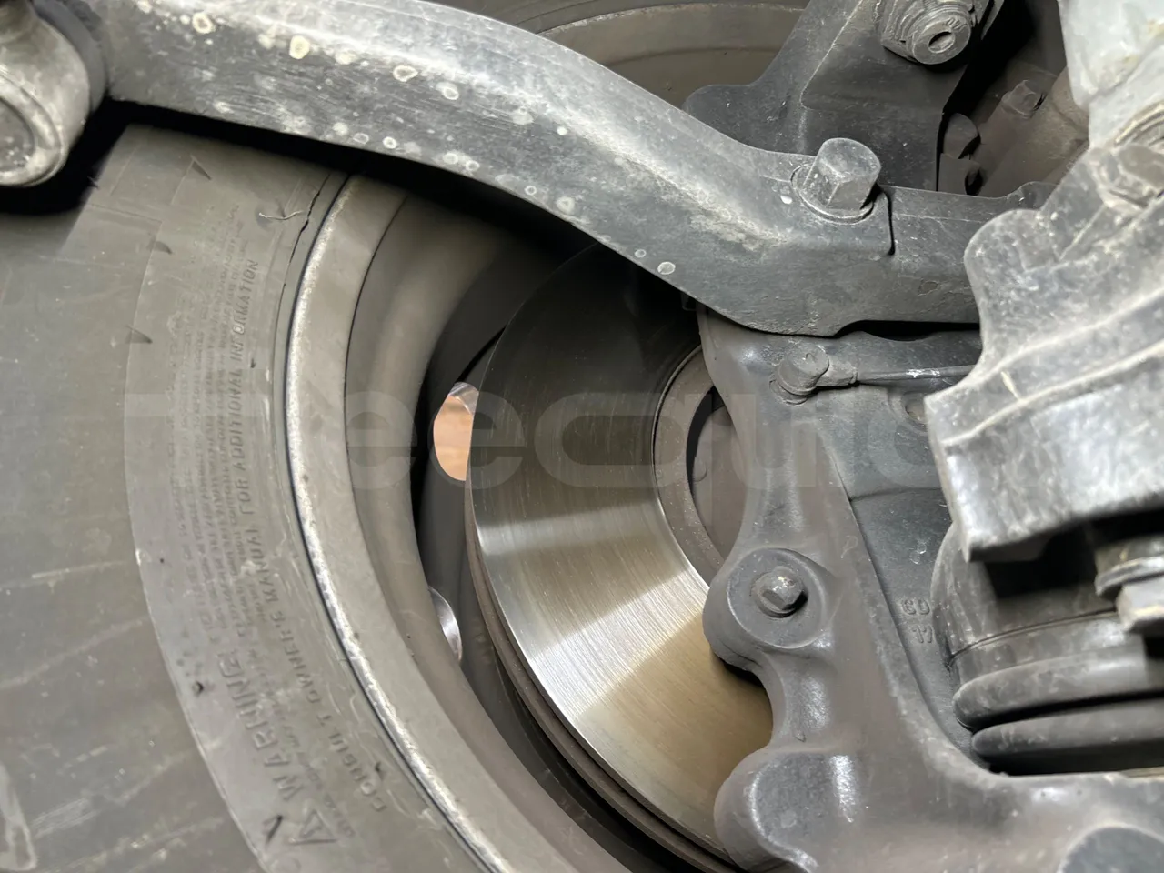 Iveco Magelys SFR2XX QC E8CU - EURO 6 - 294 Kw - 12.830 mt - front discs left