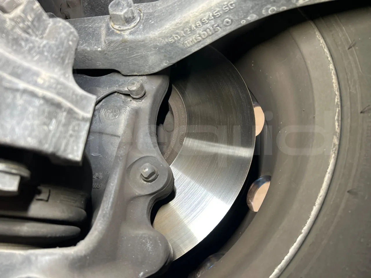 Iveco Magelys SFR2XX QC E8CU - EURO 6 - 294 Kw - 12.830 mt - front discs right