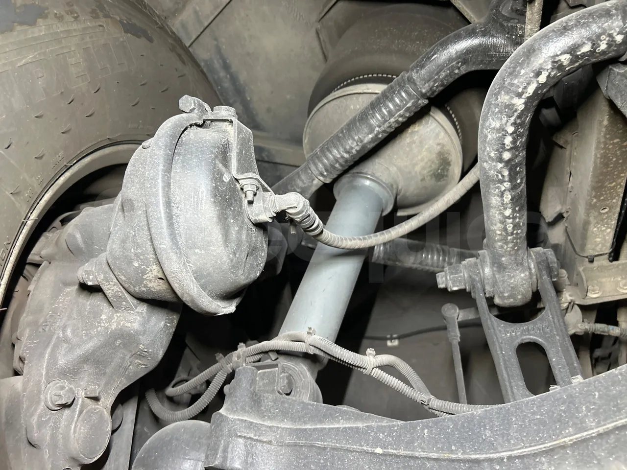 Iveco Magelys SFR2XX QC E8CU - EURO 6 - 294 Kw - 12.830 mt - front shock absorbers right