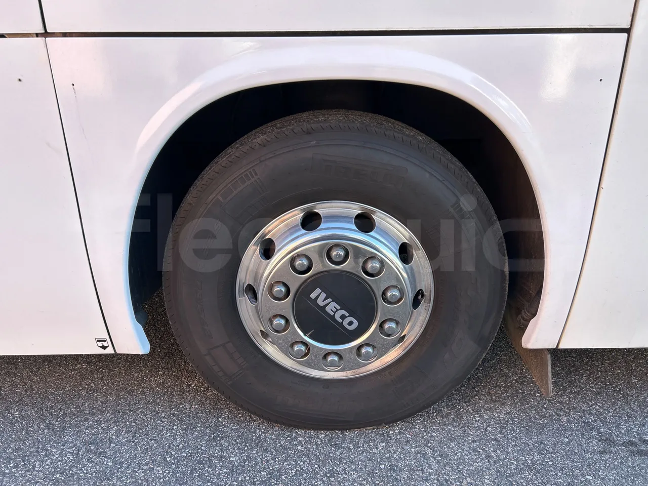 Iveco Magelys SFR2XX QC E8CU - EURO 6 - 294 Kw - 12.830 mt - front left tire measurements