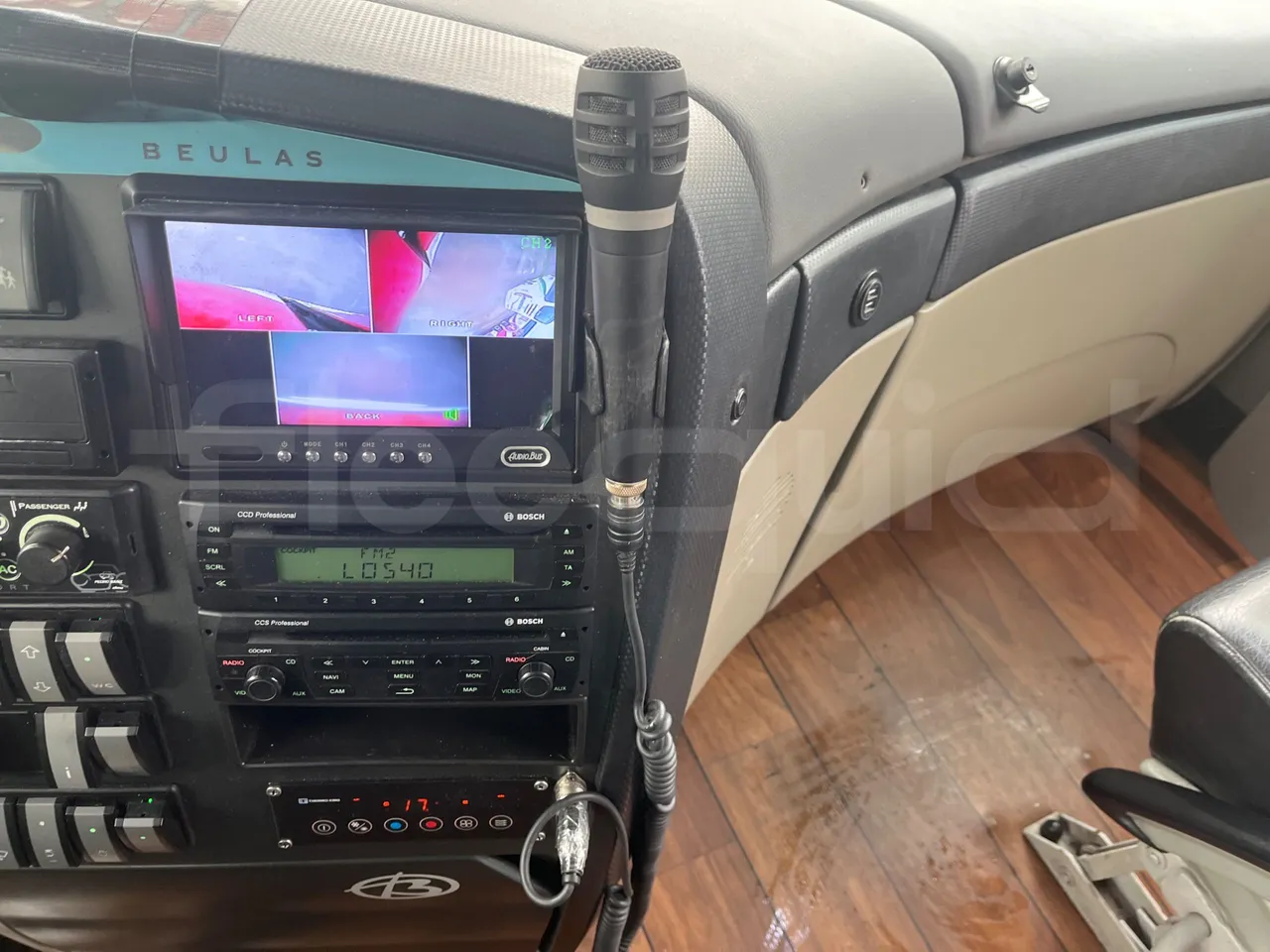 Volvo Beulas Glory B3RJ3C60C - Euro 6 - 345 kW - 14.600 mt - hostes microphone accessories photo