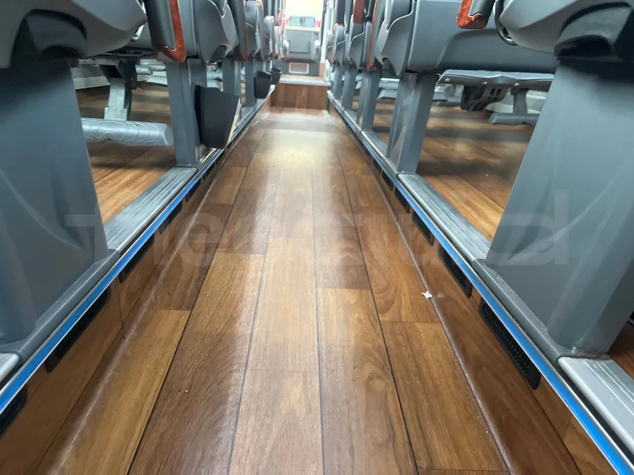 Volvo Beulas Glory B3RJ3C60C - Euro 6 - 345 kW - 14.600 mt - seat brackets photo