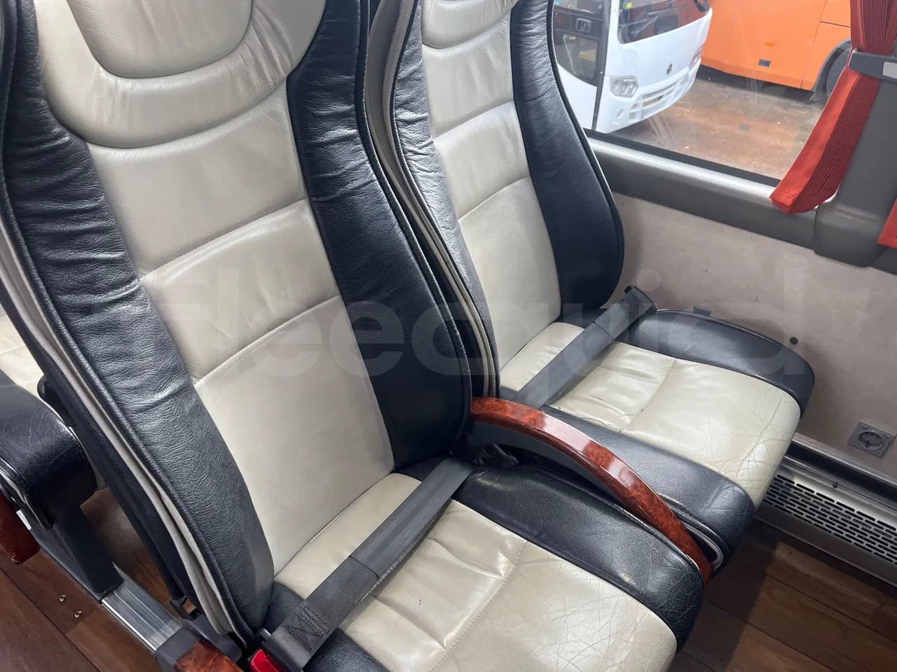 Volvo Beulas Glory B3RJ3C60C - Euro 6 - 345 kW - 14.600 mt - central seat safety belt