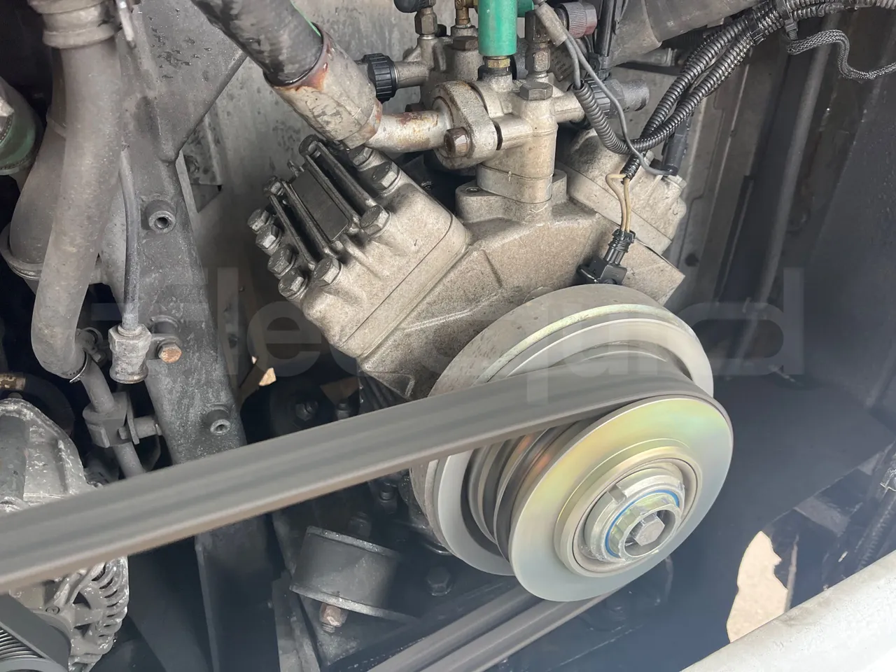 Volvo Beulas Glory B3RJ3C60C - Euro 6 - 345 kW - 14.600 mt - air conditioning compressor