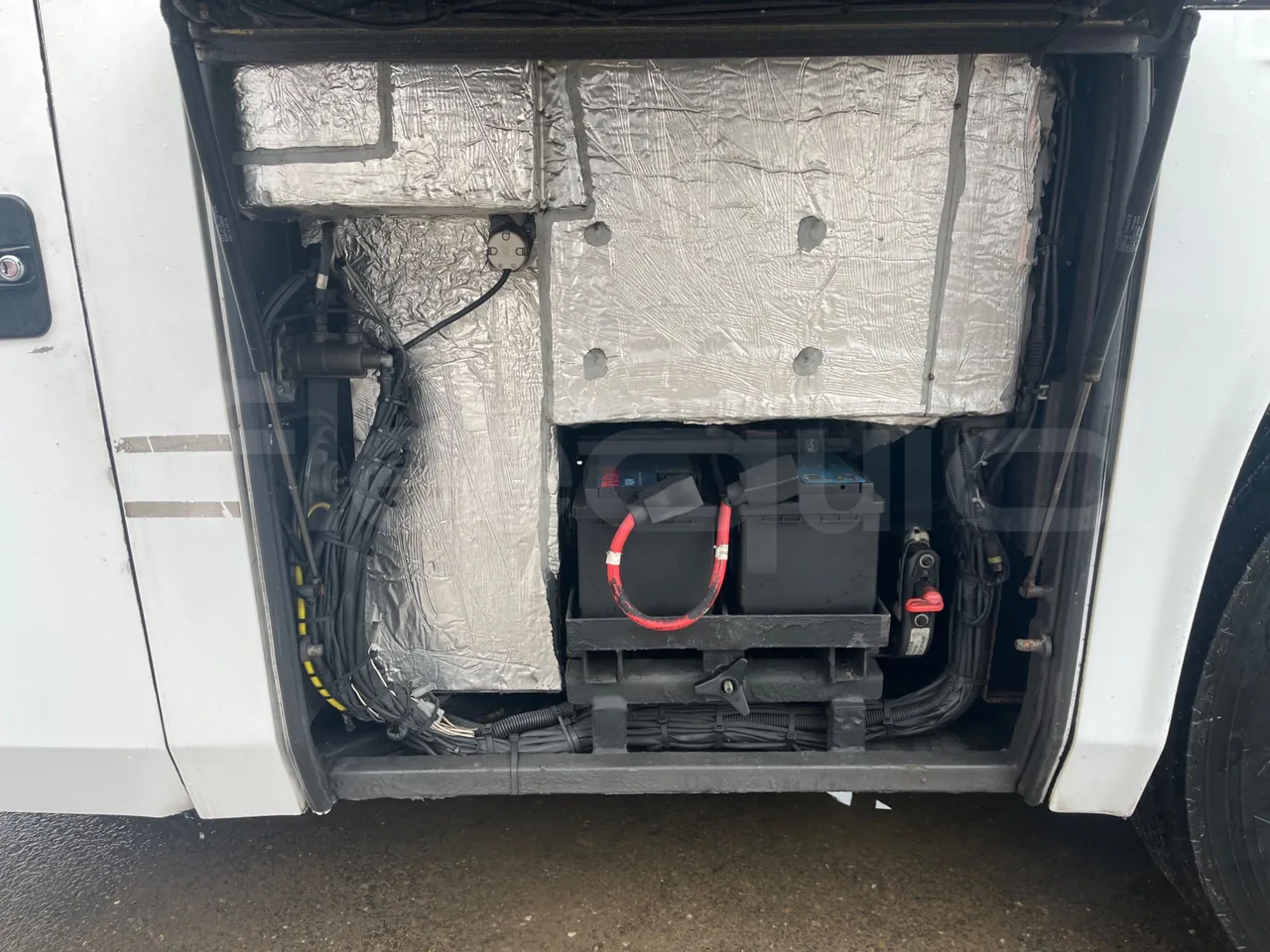 Volvo Beulas Glory B3RJ3C60C - Euro 6 - 345 kW - 14.600 mt - external compartments photo