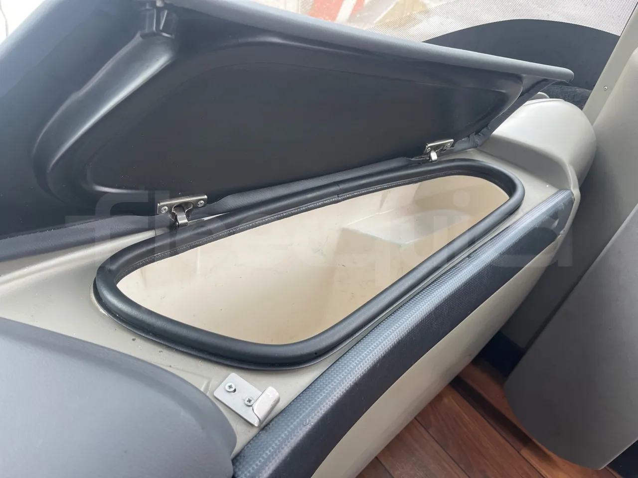 Volvo Beulas Glory B3RJ3C60C - Euro 6 - 345 kW - 14.600 mt - handrails photo