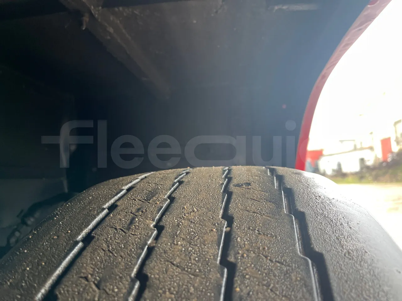 Volvo Beulas Glory B3RJ3C60C - Euro 6 - 345 kW - 14.600 mt - tread condition second axle tires right