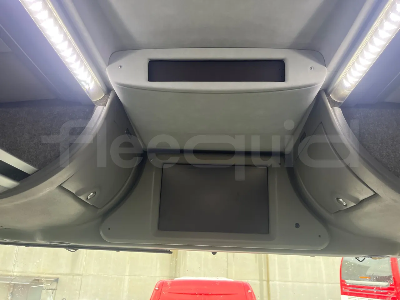 Volvo Beulas Glory B3RJ3C60C - Euro 6 - 345 kW - 14.600 mt - overhead compartments photo