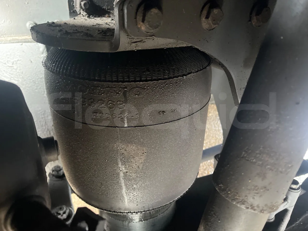 Volvo Beulas Glory B3RJ3C60C - Euro 6 - 345 kW - 14.600 mt - axle 3 air springs 1 right