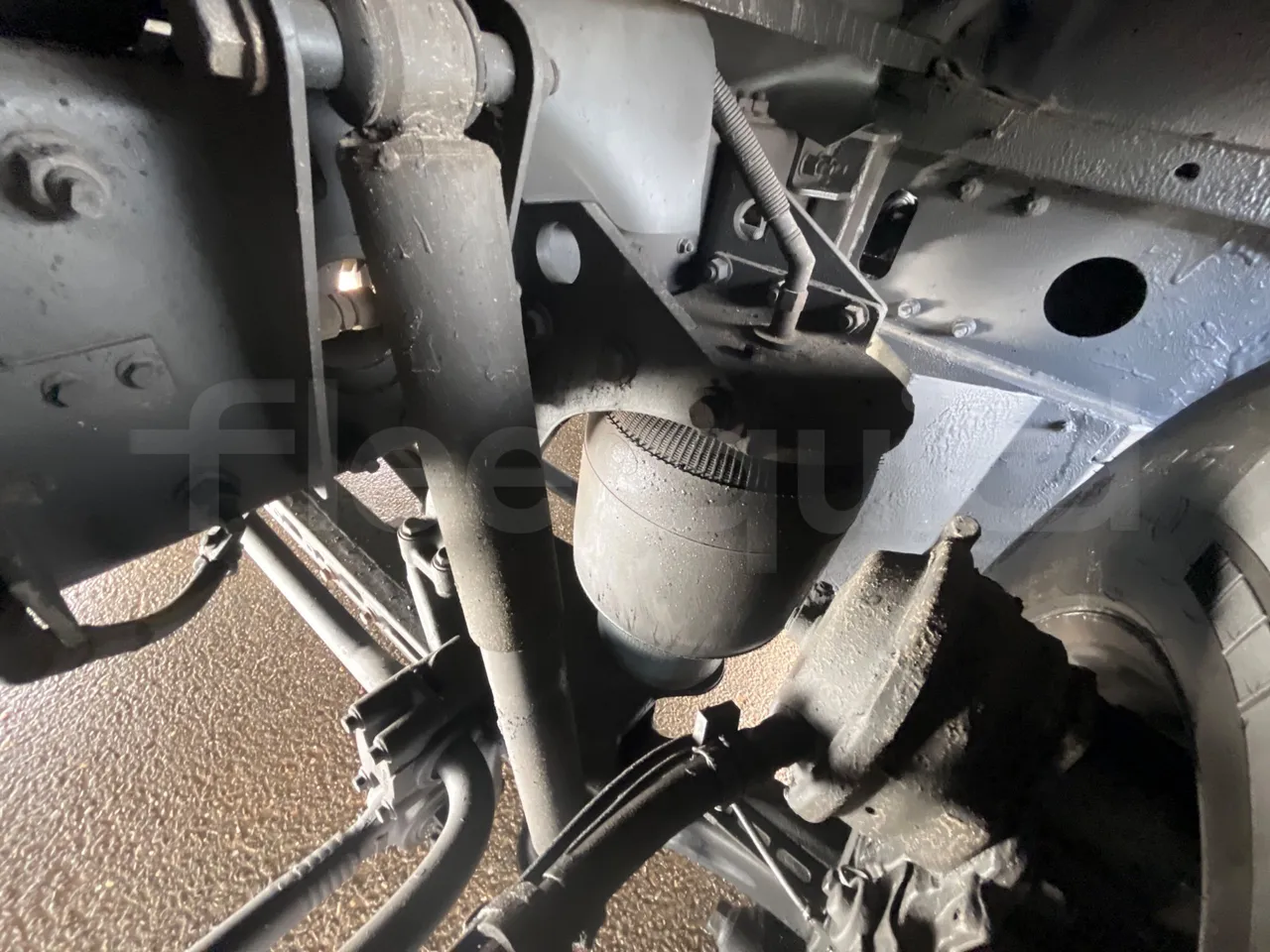 Volvo Beulas Glory B3RJ3C60C - Euro 6 - 345 kW - 14.600 mt - axel 3 shock absorbers 1 left