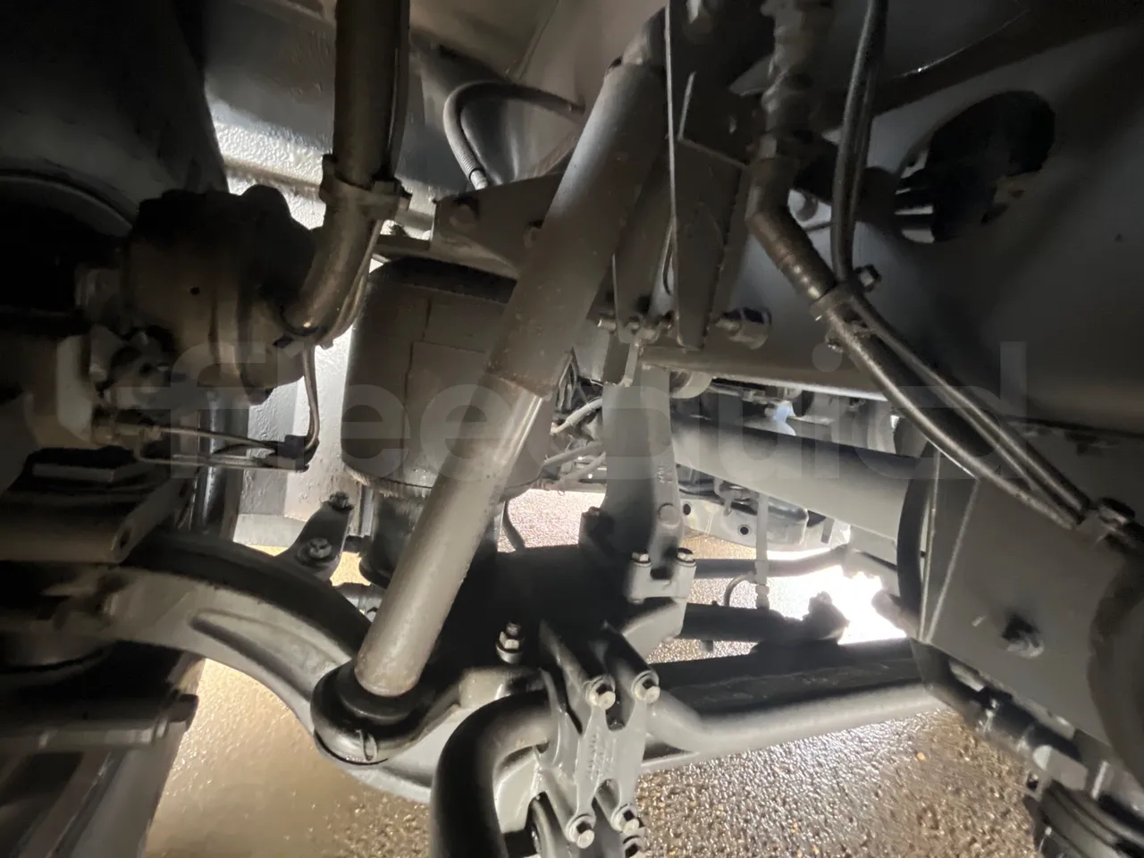 Volvo Beulas Glory B3RJ3C60C - Euro 6 - 345 kW - 14.600 mt - axel 3 shock absorbers 1 right