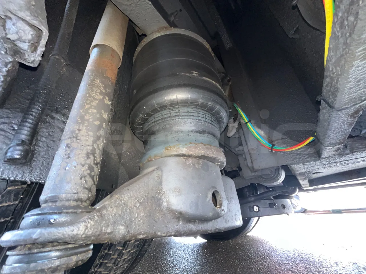 Volvo Beulas Glory B3RJ3C60C - Euro 6 - 345 kW - 14.600 mt - axle 2 shock absorbers 1 left