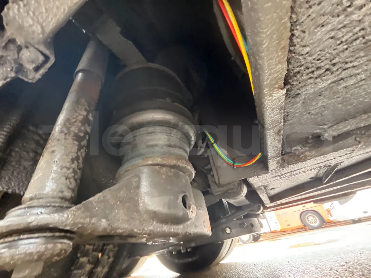 Volvo Beulas Glory B3RJ3C60C - Euro 6 - 345 kW - 14.600 mt - axle 2 shock absorbers 1 right