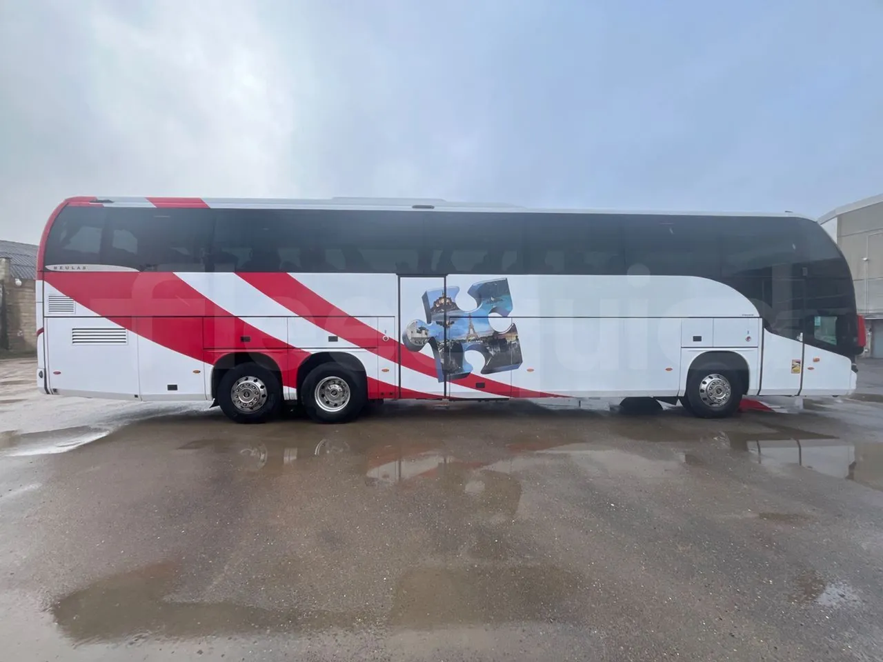 Volvo Beulas Glory B3RJ3C60C - Euro 6 - 345 kW - 14.600 mt - right side doors closed