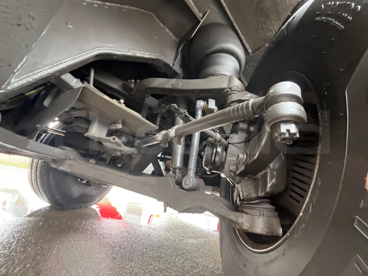 Volvo Beulas Glory B3RJ3C60C - Euro 6 - 345 kW - 14.600 mt - front axle right side