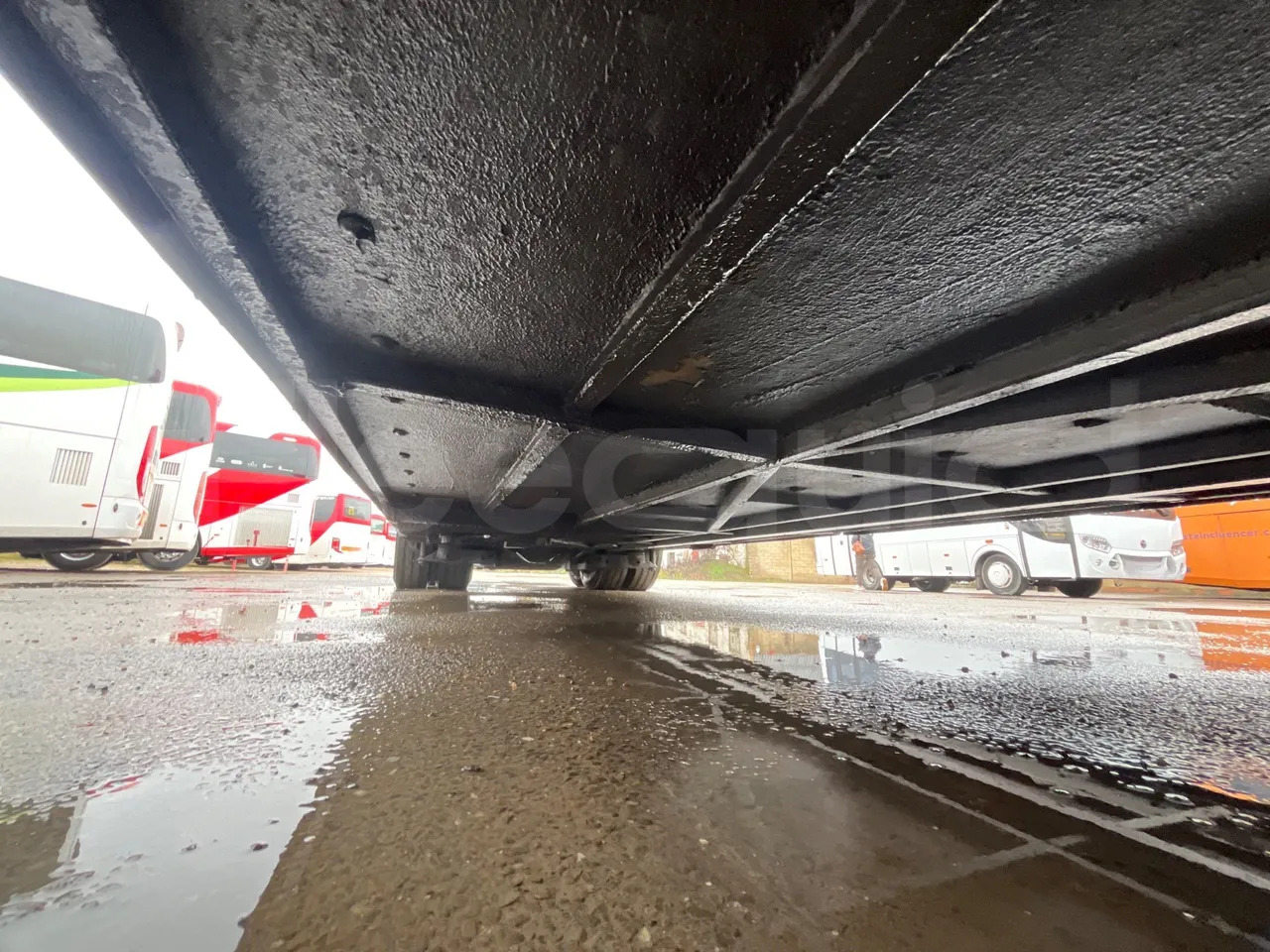 Volvo Beulas Glory B3RJ3C60C - Euro 6 - 345 kW - 14.600 mt - central undercarriage photo