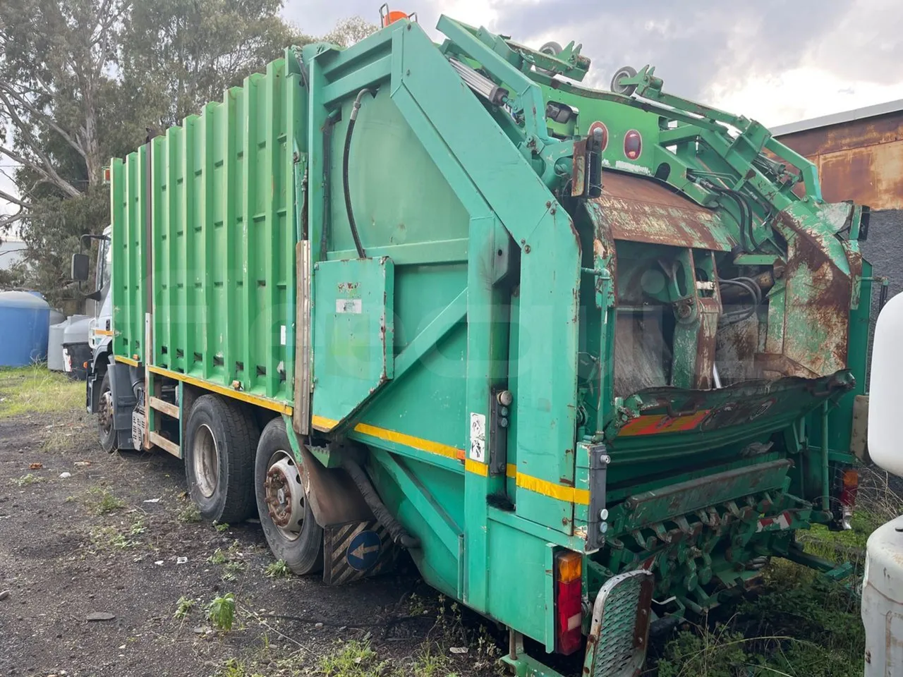 Iveco Magirus A260S/80 COMES - Euro3 - 218kW - 9.310mt - 3/4 left rear side