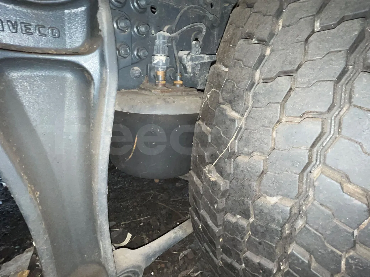 Iveco Magirus A260S/80 COMES - Euro3 - 218kW - 9.310mt - axel 3 shock absorbers 1 left