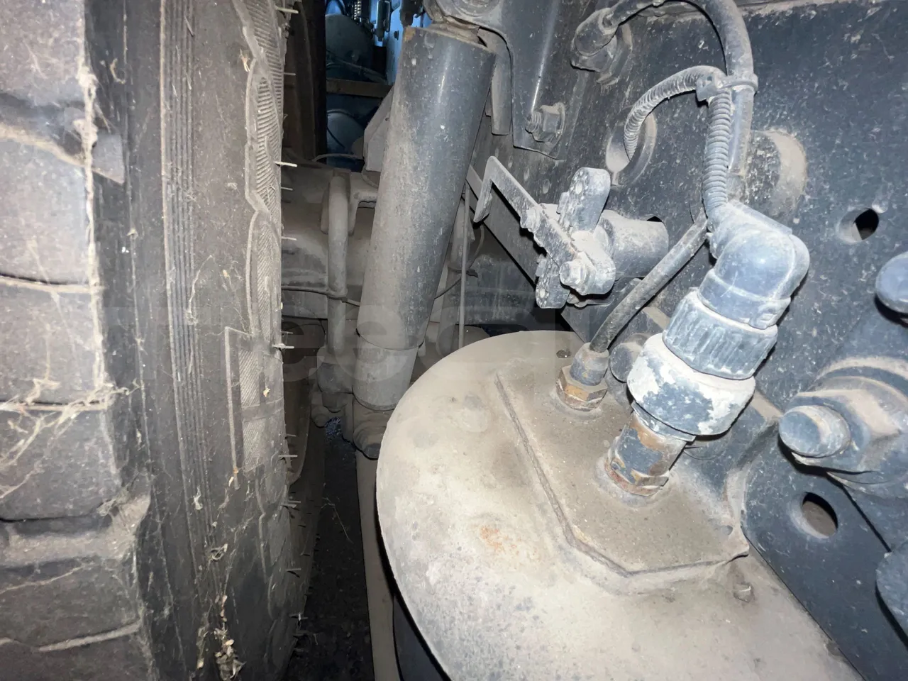 Iveco Magirus A260S/80 COMES - Euro3 - 218kW - 9.310mt - axle 2 shock absorbers 2 left