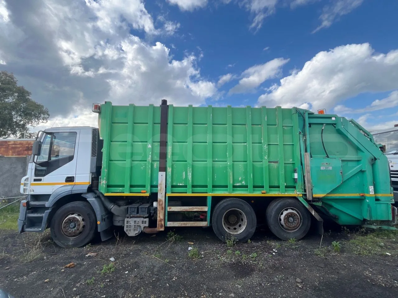 Iveco Magirus A260S/80 COMES - Euro3 - 218kW - 9.310mt - left side photo