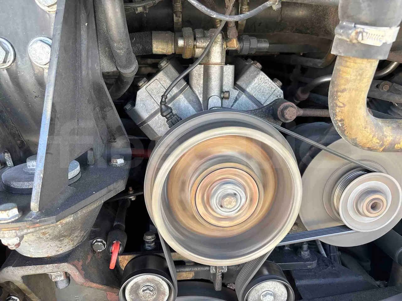 Mercedes-Benz Tourismo RHD - Euro5 - 300kW -  12.140mt - air conditioning compressor