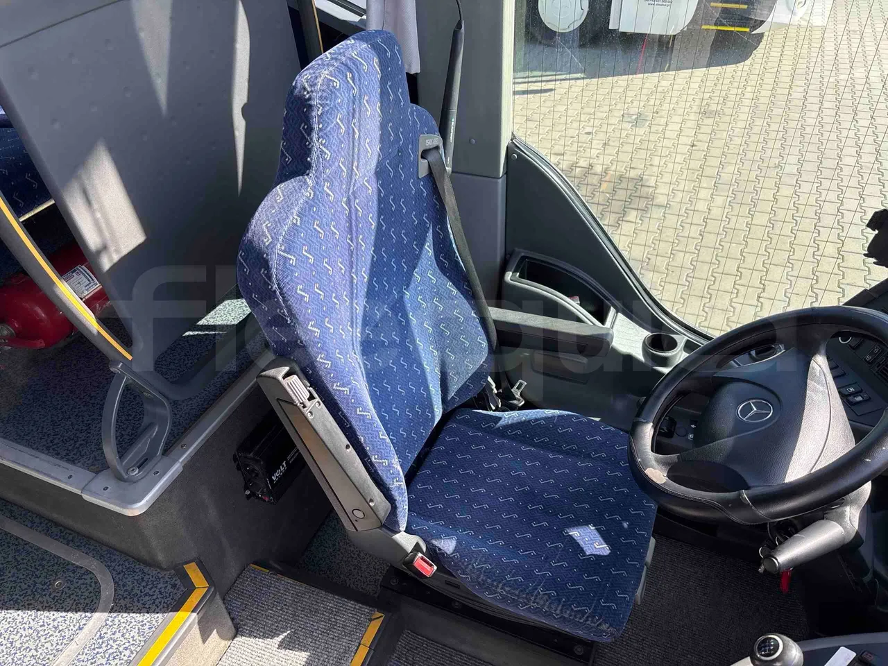 Mercedes-Benz Tourismo RHD - Euro5 - 300kW -  12.140mt - driver's seat photo