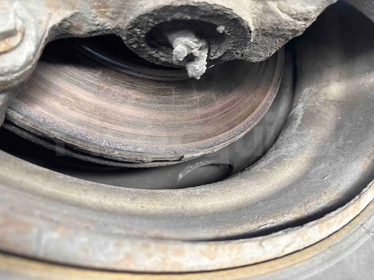 Mercedes-Benz Tourismo RHD - Euro5 - 300kW -  12.140mt - front discs right