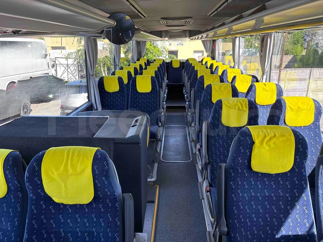 Mercedes-Benz Tourismo RHD - Euro5 - 300kW -  12.140mt - reverse view middle aisle
