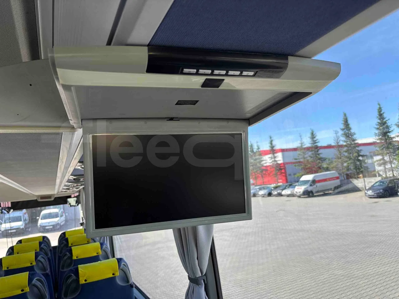 Mercedes-Benz Tourismo RHD - Euro5 - 300kW -  12.140mt - monitor detail photo